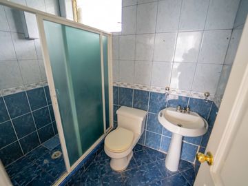 EN VENTA CASA EN SANGOLQUI 6HAB. /CLUB LOS CHILLOS