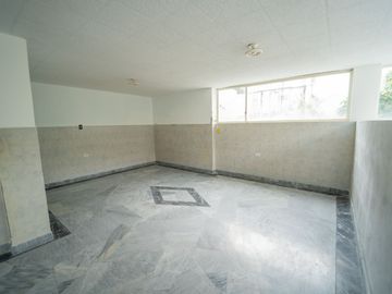 EN VENTA CASA EN SANGOLQUI 6HAB. /CLUB LOS CHILLOS