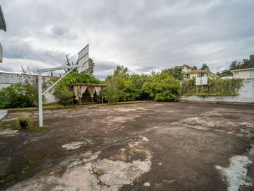 EN VENTA CASA EN SANGOLQUI 6HAB. /CLUB LOS CHILLOS