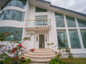 EN VENTA CASA EN SANGOLQUI 6HAB. /CLUB LOS CHILLOS