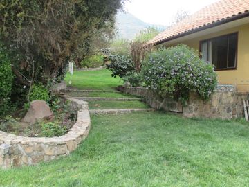 HERMOSA PARCELA CON CASA Y ABUNDANTE VEGETACIÓN NATIVA
