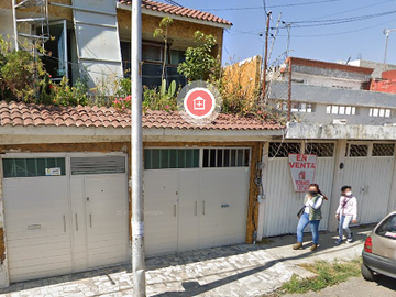 EXCELENTE OPORTUNIDAD, GRAN CASA EN CALLE VERACRUZ 10515 SAN BARTOLO COATEPEC, PUEBLA!!