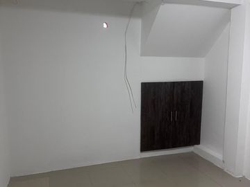 CASA EN VENTA EN PORTOVIEJO LOS JAZMINES ¡OPORTUNIDAD!