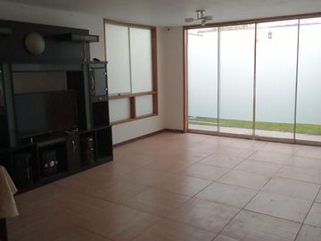 Casa de 2 Pisos y Azotea en Urbanización Huachipa Norte Zona Residencial