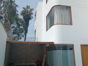 Casa de 2 Pisos y Azotea en Urbanización Huachipa Norte Zona Residencial