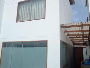 Casa de 2 Pisos y Azotea en Urbanización Huachipa Norte Zona Residencial