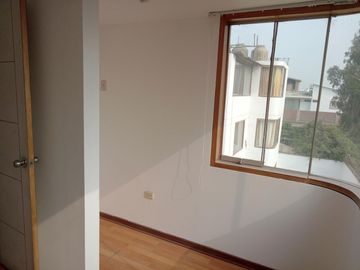 Casa de 2 Pisos y Azotea en Urbanización Huachipa Norte Zona Residencial