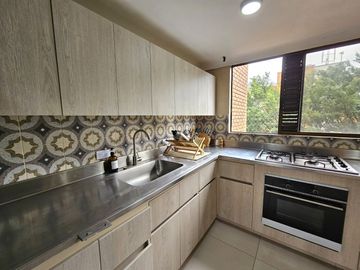 Apartamento grande en arriendo en El Poblado - Cerca a Vizcaya