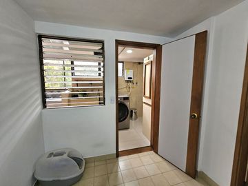 Apartamento grande en arriendo en El Poblado - Cerca a Vizcaya