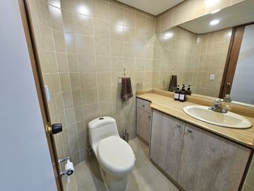 Apartamento grande en arriendo en El Poblado - Cerca a Vizcaya