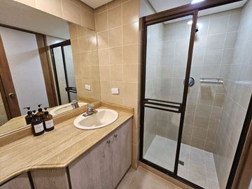 Apartamento grande en arriendo en El Poblado - Cerca a Vizcaya