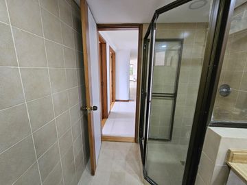 Apartamento grande en arriendo en El Poblado - Cerca a Vizcaya