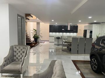 CASA UNIFAMILIAR EN EL ALBERGUE 🏡
