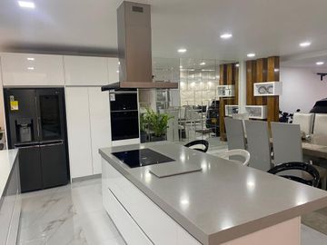 CASA UNIFAMILIAR EN EL ALBERGUE 🏡