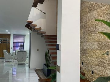 CASA UNIFAMILIAR EN EL ALBERGUE 🏡