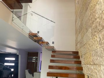 CASA UNIFAMILIAR EN EL ALBERGUE 🏡