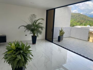 CASA UNIFAMILIAR EN EL ALBERGUE 🏡