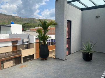 CASA UNIFAMILIAR EN EL ALBERGUE 🏡