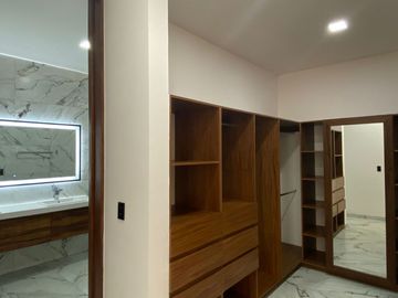 casa en venta en Yucatán Country Club , Mérida acabados de lujo y campo de golf