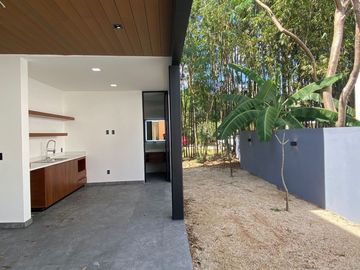 casa en venta en Yucatán Country Club , Mérida acabados de lujo y campo de golf