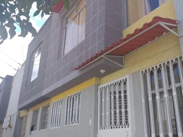 HERMOSA PROPIEDAD EN VENTA SAN ANTONIO DE PICHINCHA CONJUNTO EQUINOCCIO AZUL