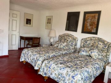 HERMOSA CASA ESTILO BARRAGAN EN PALMIRA