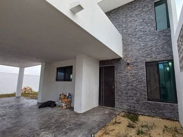 CASA EN RENTA LAS AMERICA DE 3 HABITACIONES Y PISCINA, ZONA NORTE DE MÉRIDA