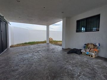 CASA EN RENTA LAS AMERICA DE 3 HABITACIONES Y PISCINA, ZONA NORTE DE MÉRIDA
