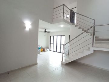 CASA EN RENTA LAS AMERICA DE 3 HABITACIONES Y PISCINA, ZONA NORTE DE MÉRIDA