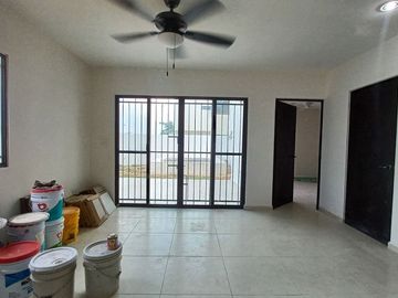 CASA EN RENTA LAS AMERICA DE 3 HABITACIONES Y PISCINA, ZONA NORTE DE MÉRIDA