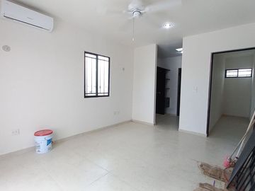 CASA EN RENTA LAS AMERICA DE 3 HABITACIONES Y PISCINA, ZONA NORTE DE MÉRIDA