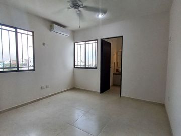 CASA EN RENTA LAS AMERICA DE 3 HABITACIONES Y PISCINA, ZONA NORTE DE MÉRIDA