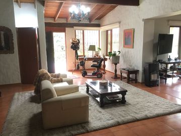 CÁLIDA CASA DE CAMPO EN PACHACÁMAC, EXCELENTE UBICACIÓN, ZONA TRANQUILA