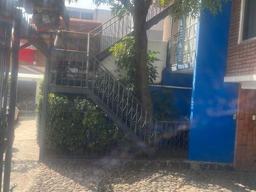 CASA PARA INVERSIÓN CON DOS DEPARTAMENTOS INDEPENDIENTES!