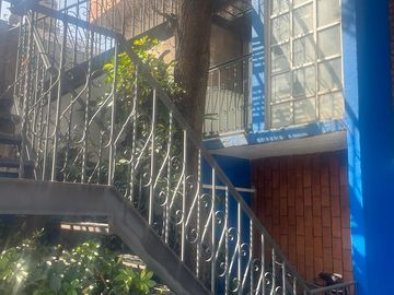 CASA PARA INVERSIÓN CON DOS DEPARTAMENTOS INDEPENDIENTES!