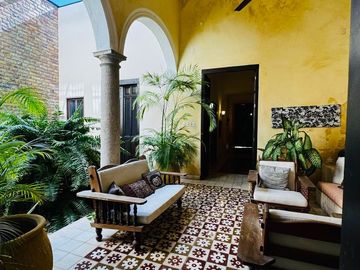 CASA COLONIAL EN BARRIO DE SANTIAGO EN MERIDA CENTRO