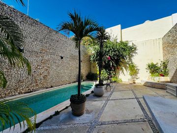 CASA COLONIAL EN BARRIO DE SANTIAGO EN MERIDA CENTRO