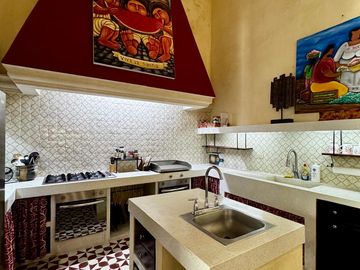 CASA COLONIAL EN BARRIO DE SANTIAGO EN MERIDA CENTRO
