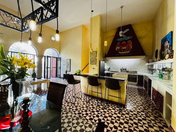 CASA COLONIAL EN BARRIO DE SANTIAGO EN MERIDA CENTRO