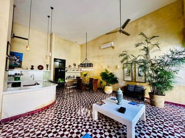 CASA COLONIAL EN BARRIO DE SANTIAGO EN MERIDA CENTRO