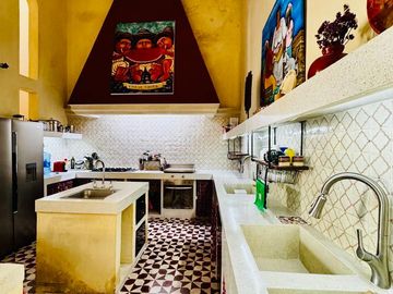 CASA COLONIAL EN BARRIO DE SANTIAGO EN MERIDA CENTRO