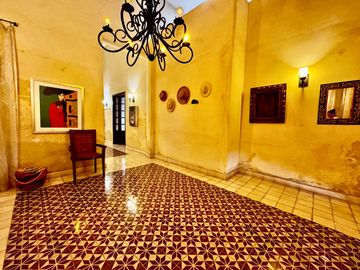 CASA COLONIAL EN BARRIO DE SANTIAGO EN MERIDA CENTRO