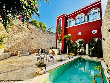 CASA COLONIAL EN BARRIO DE SANTIAGO EN MERIDA CENTRO