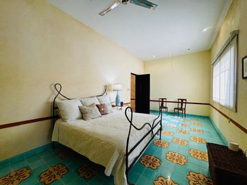 CASA COLONIAL EN BARRIO DE SANTIAGO EN MERIDA CENTRO