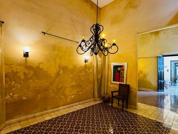 CASA COLONIAL EN BARRIO DE SANTIAGO EN MERIDA CENTRO
