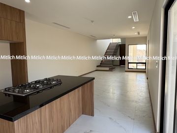Casa en venta con recámara en planta baja Albaterra $5,700,000