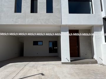 Casa en venta con recámara en planta baja Albaterra $5,700,000