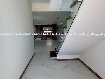Casa en venta con recámara en planta baja Albaterra $5,700,000