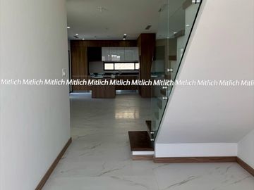 Casa en venta con recámara en planta baja Albaterra $5,700,000