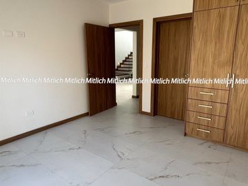 Casa en venta con recámara en planta baja Albaterra $5,700,000